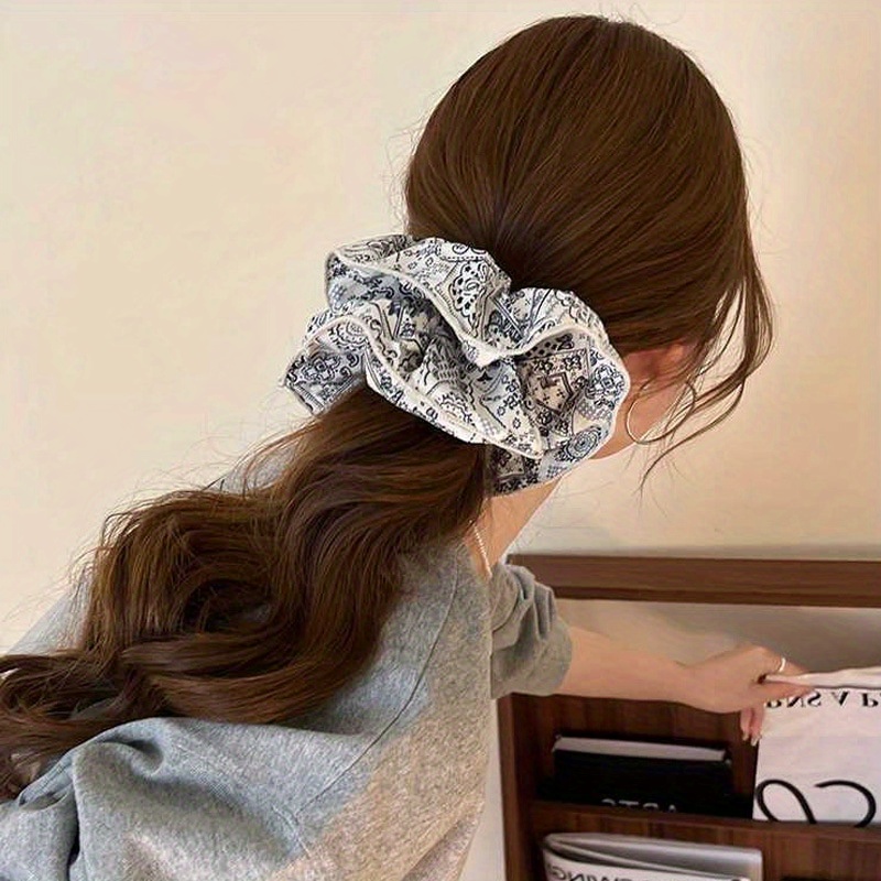 Elegant Black and White Fabric - مراجعة Travel Accessories Sale وسعره