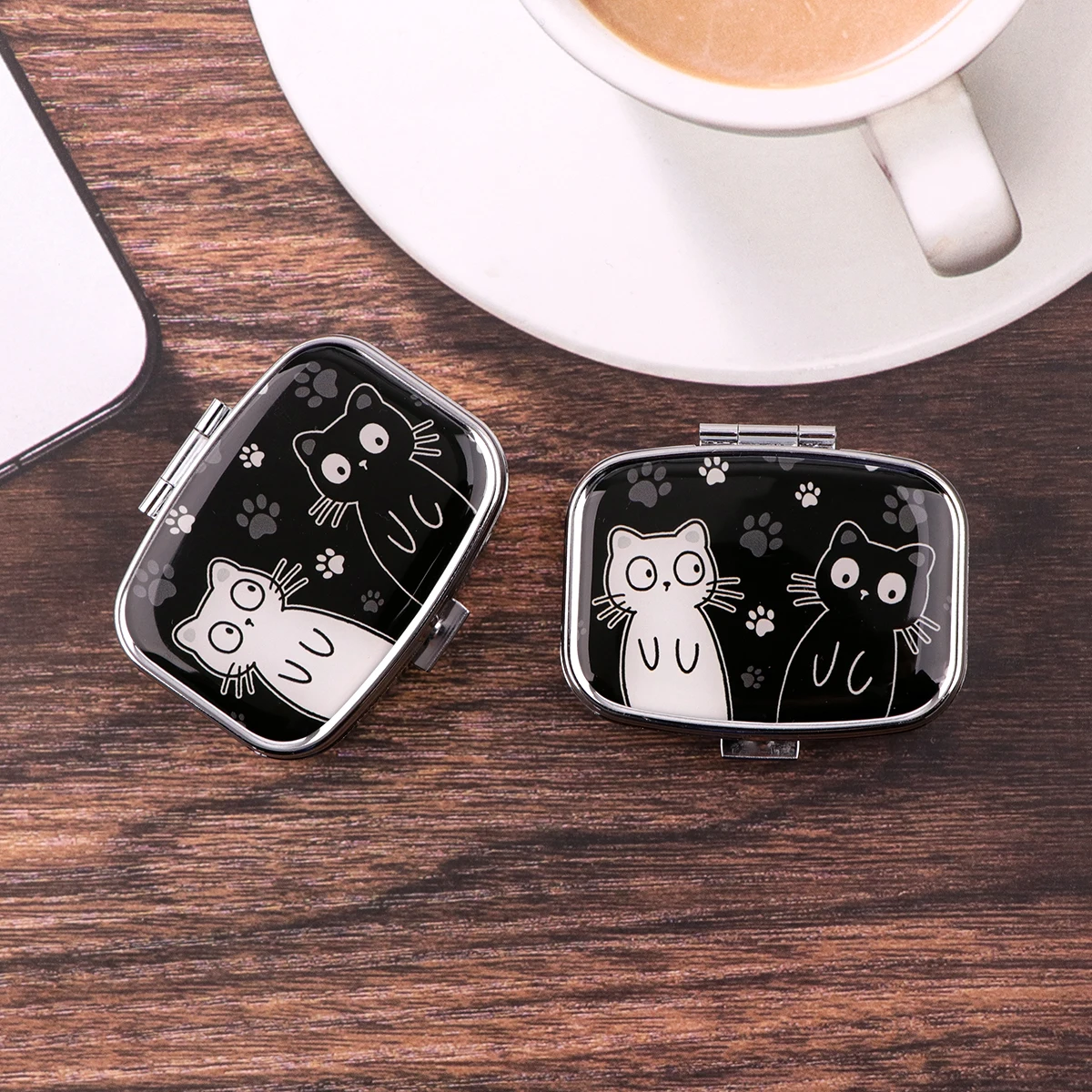 Cartoon Black And White Cat Tr - مراجعة Travel Accessories Store وسعره
