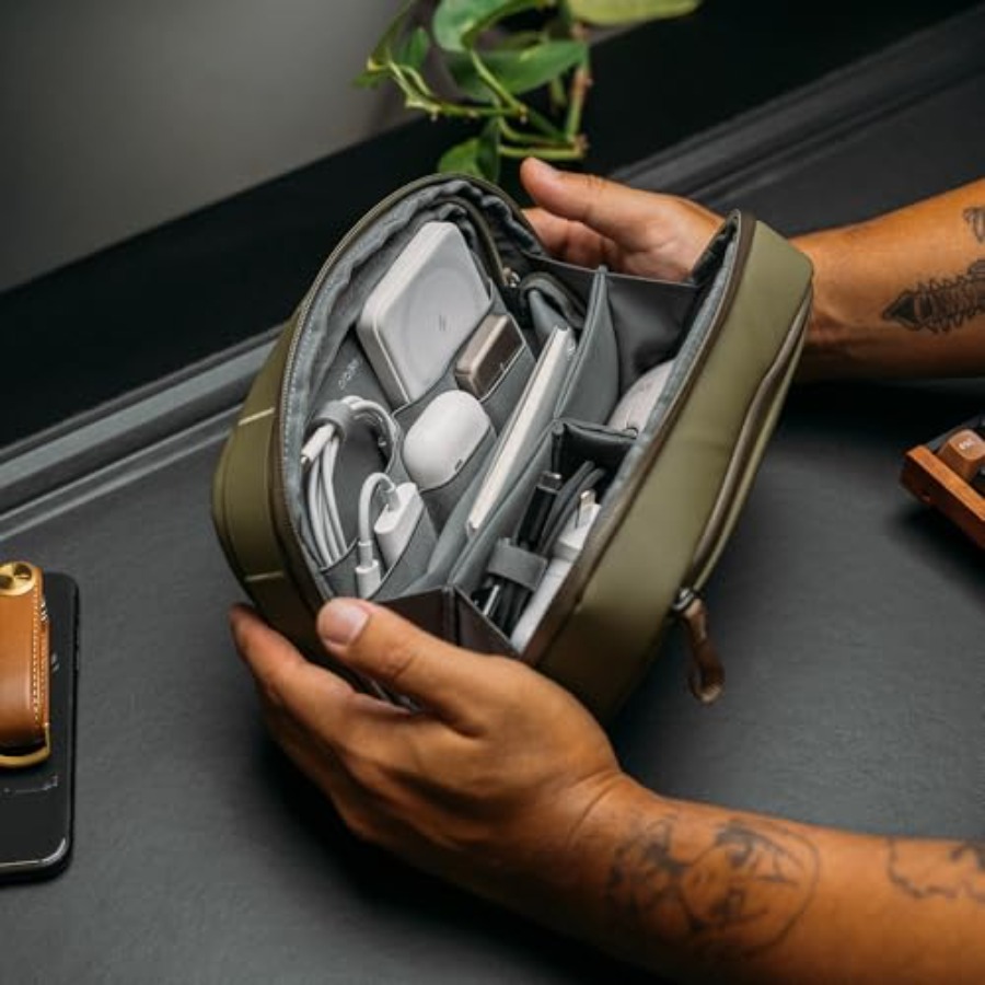 2-in-1 Tech Accessory Pouch wi - مراجعة Travel Accessories Us وسعره